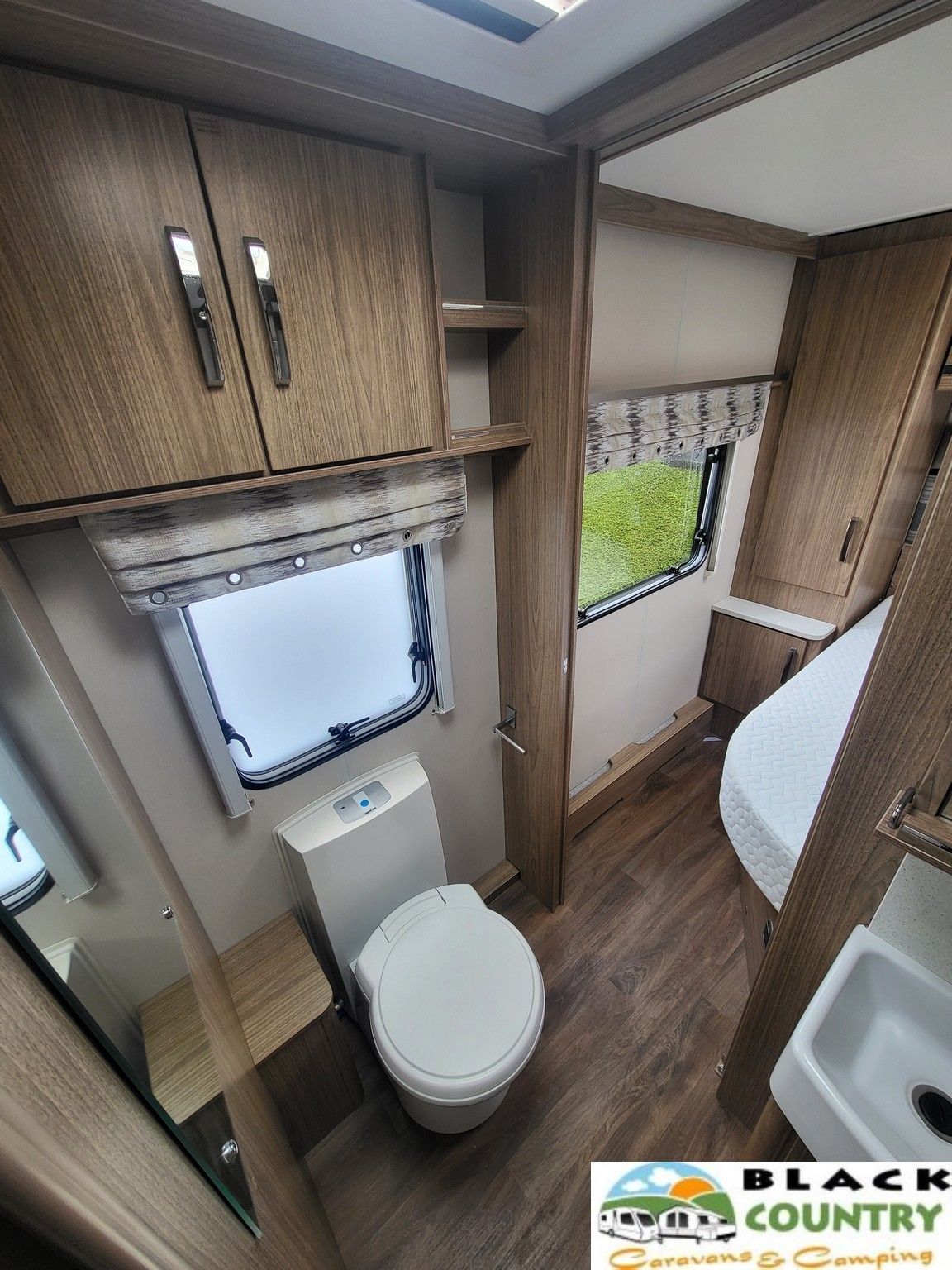 2017 Coachman 545 Caravan - View 8
