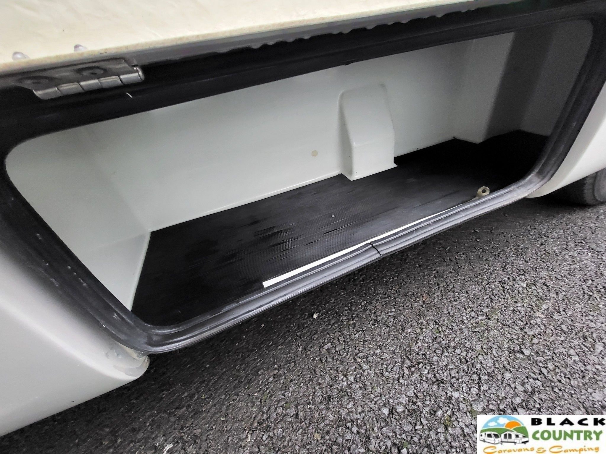 2011 Autosleeper ES Lancashire Motorhome - View 11