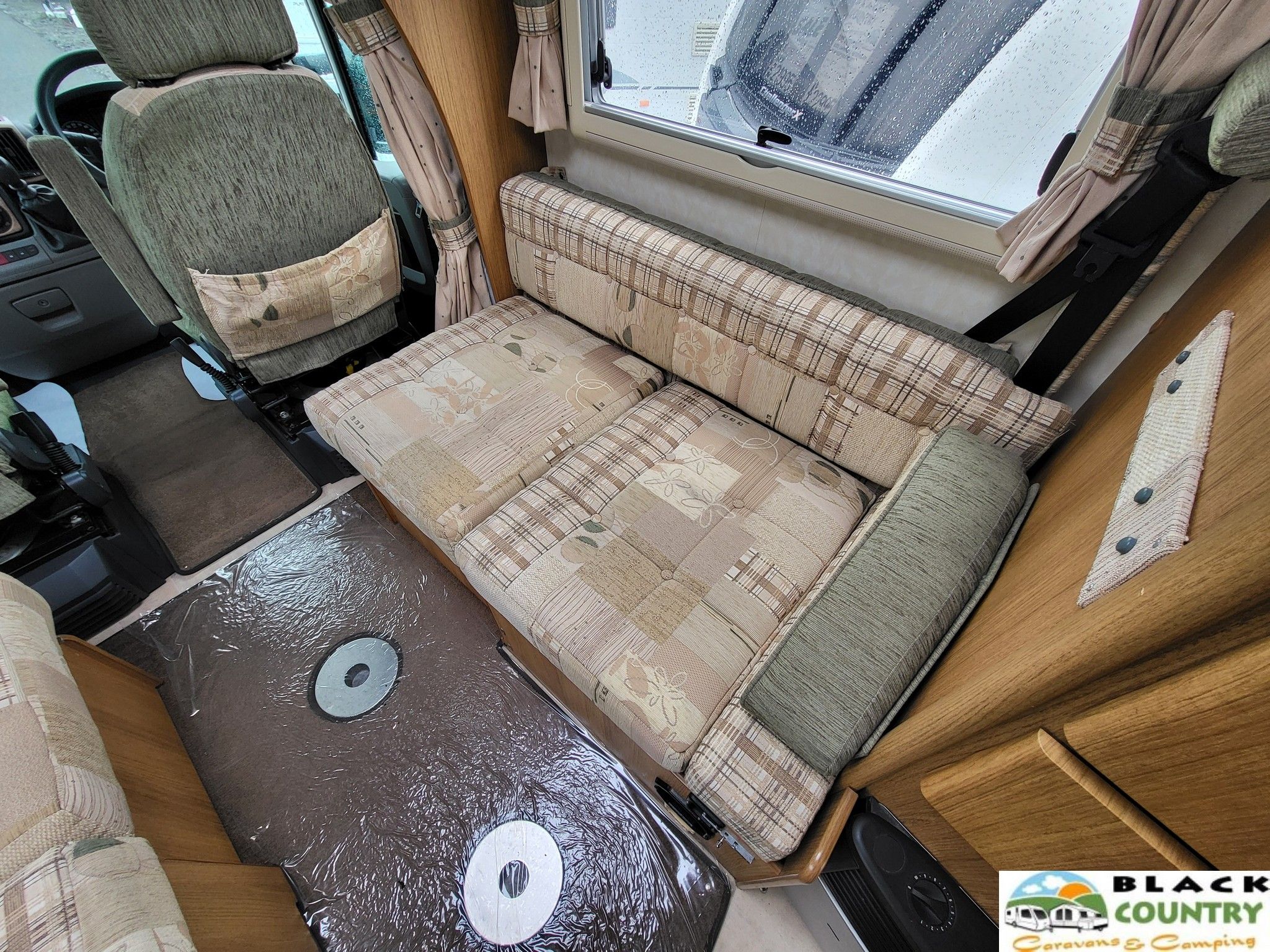 2011 Autosleeper ES Lancashire Motorhome - View 18