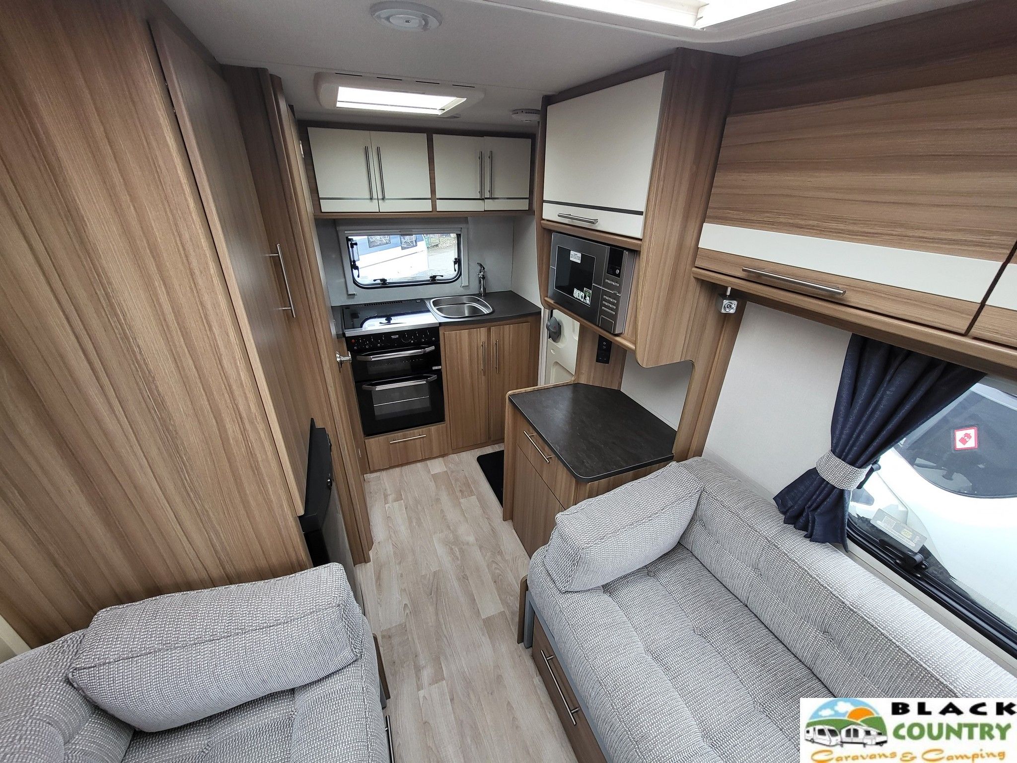 2017 Lunar Caravan - View 5