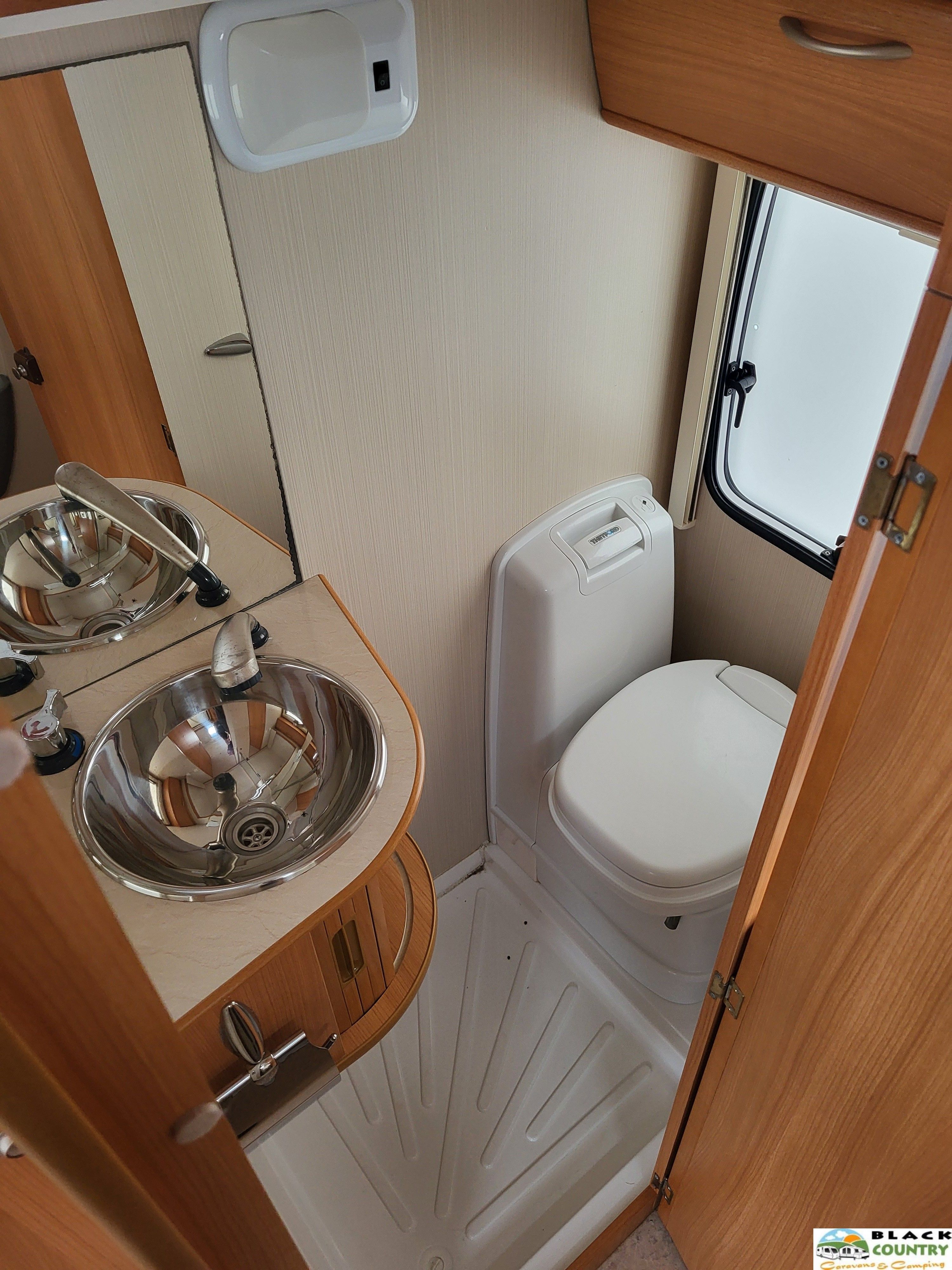 2011 Trigano 310 Caravan - View 8