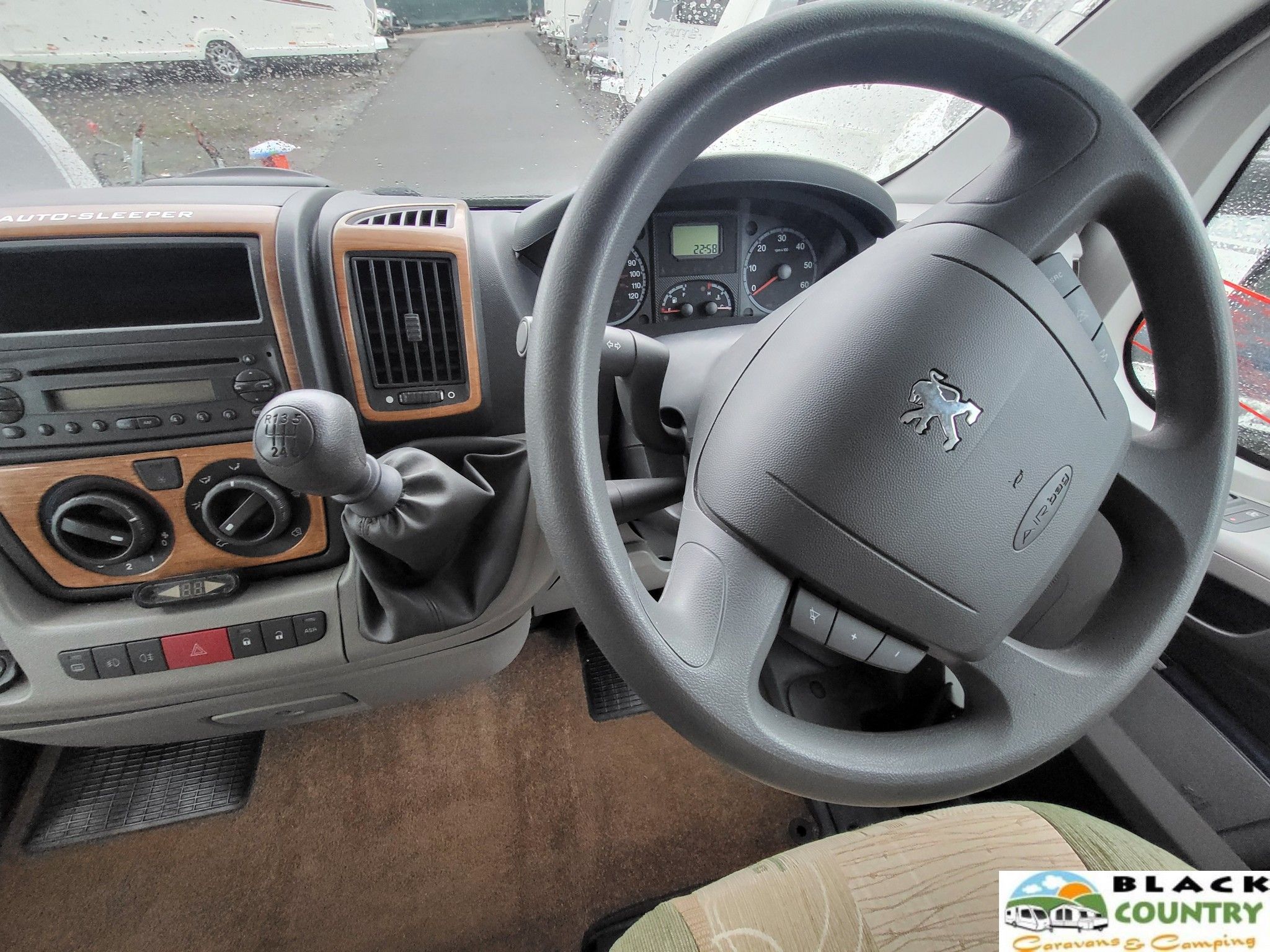 2011 Autosleeper ES Lancashire Motorhome - View 14