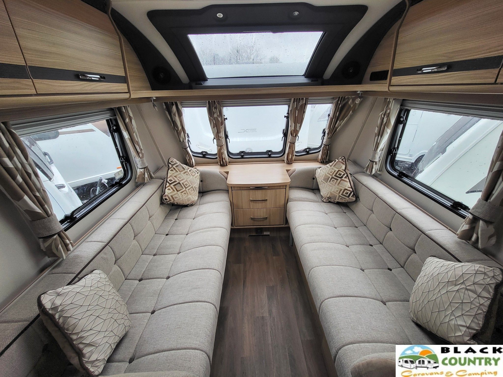 2017 Coachman 460 Caravan - View 4