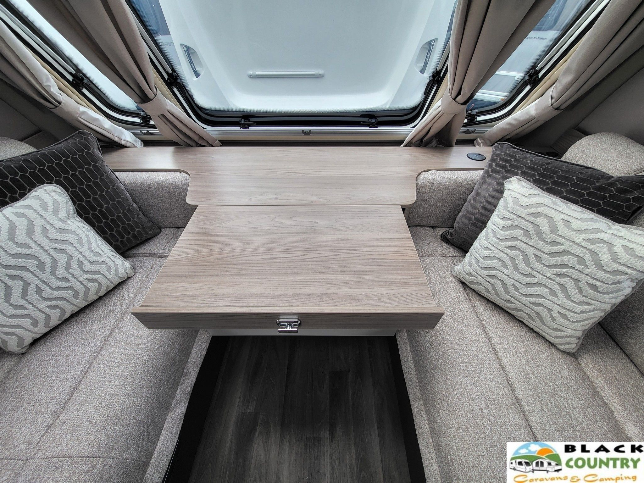 2026 Swift Grande 645 Caravan - View 9