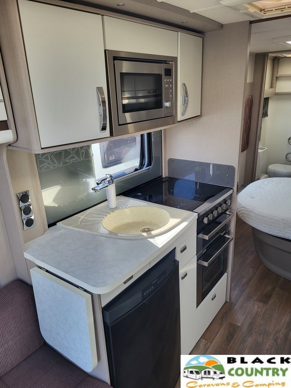 2014 Sterling Quartz Caravan - View 4