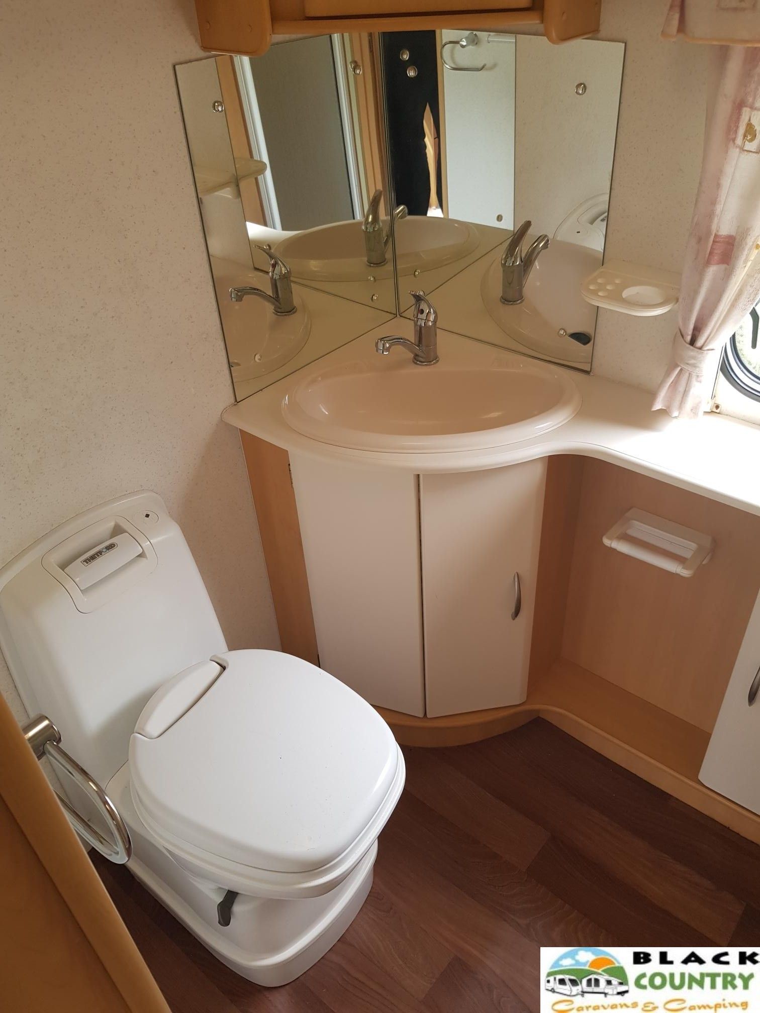 2003 Coachman 520/4 Caravan - View 5