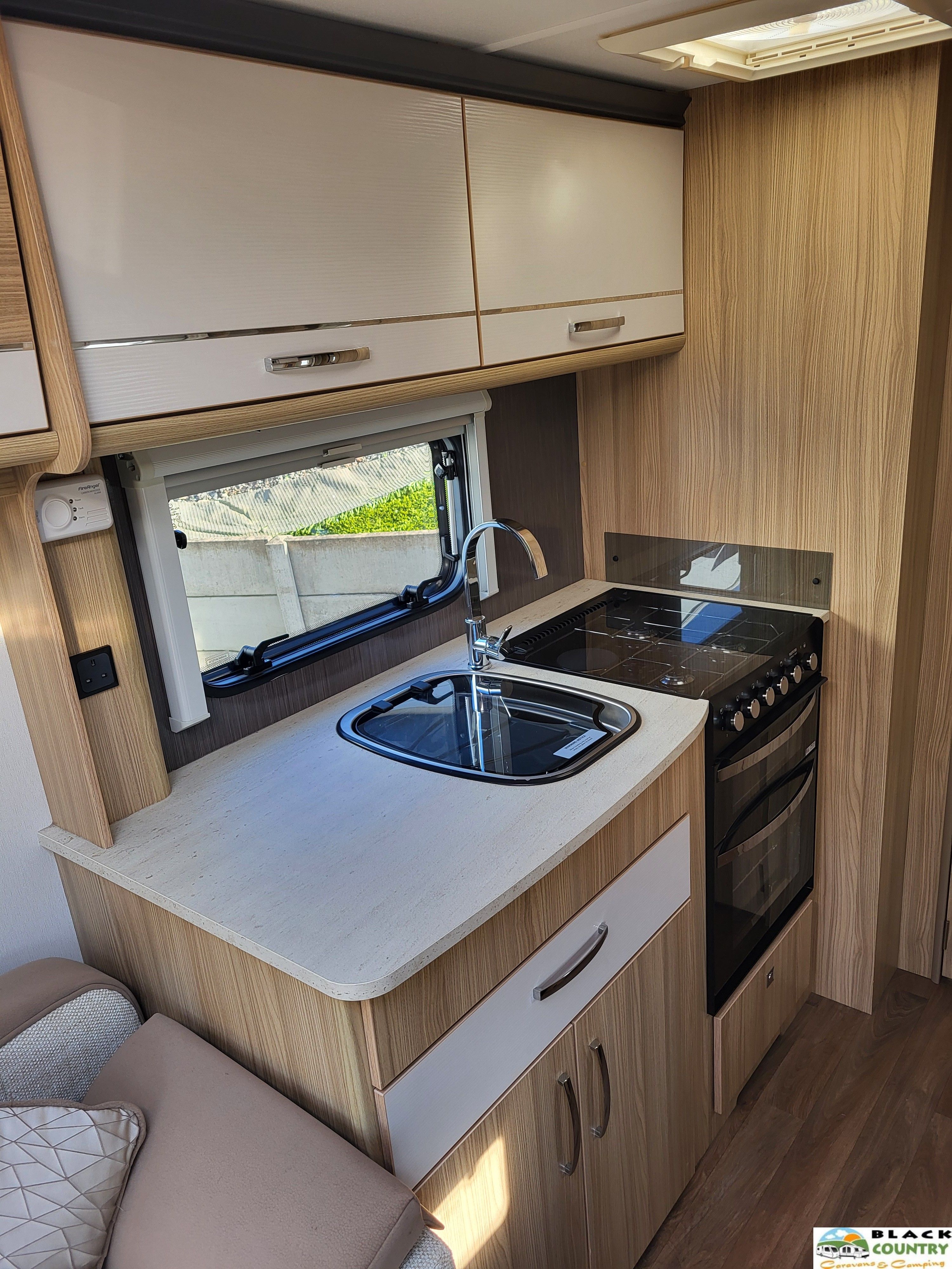 2017 Coachman 450 Caravan - View 4