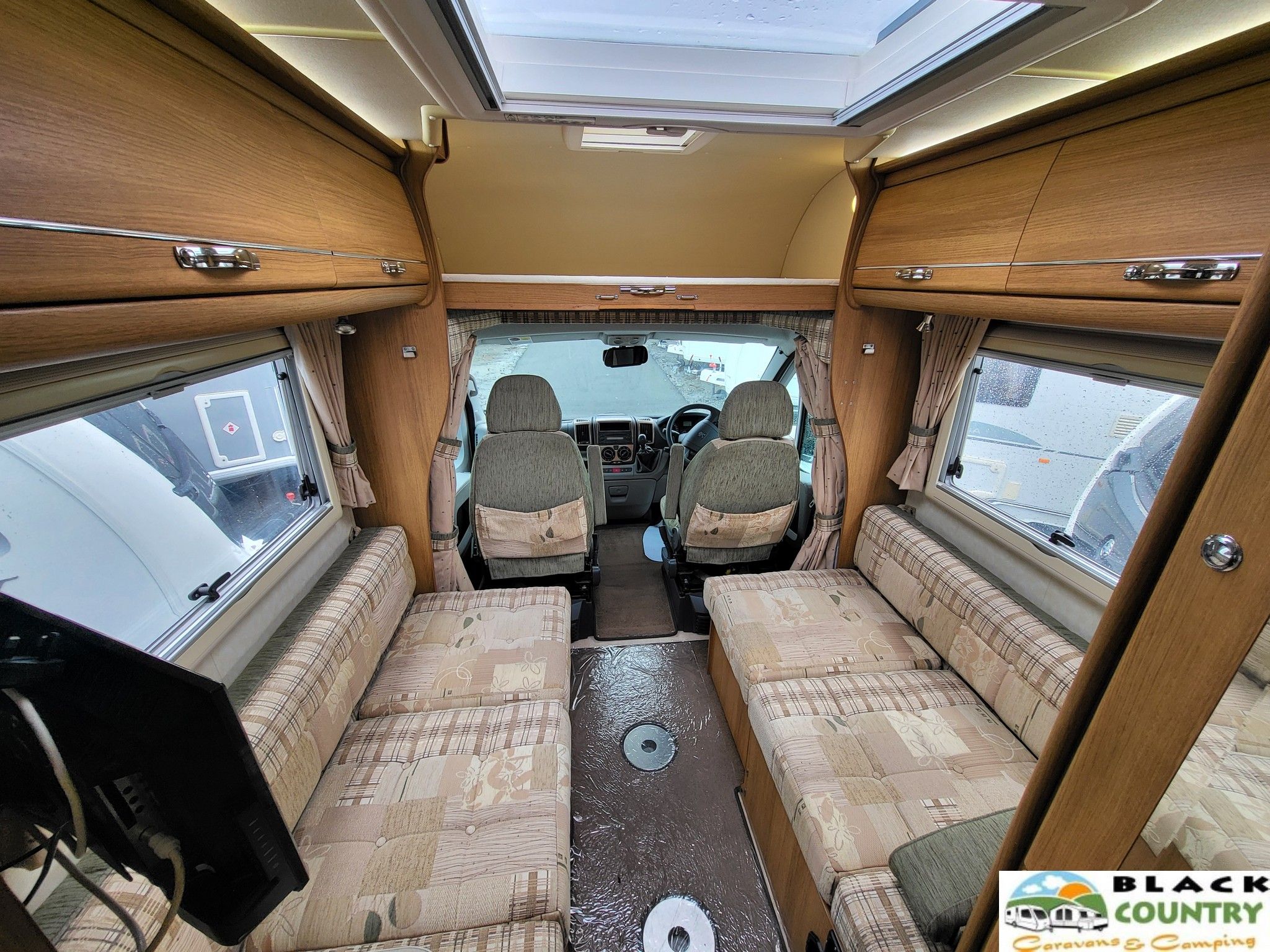 2011 Autosleeper ES Lancashire Motorhome - View 22