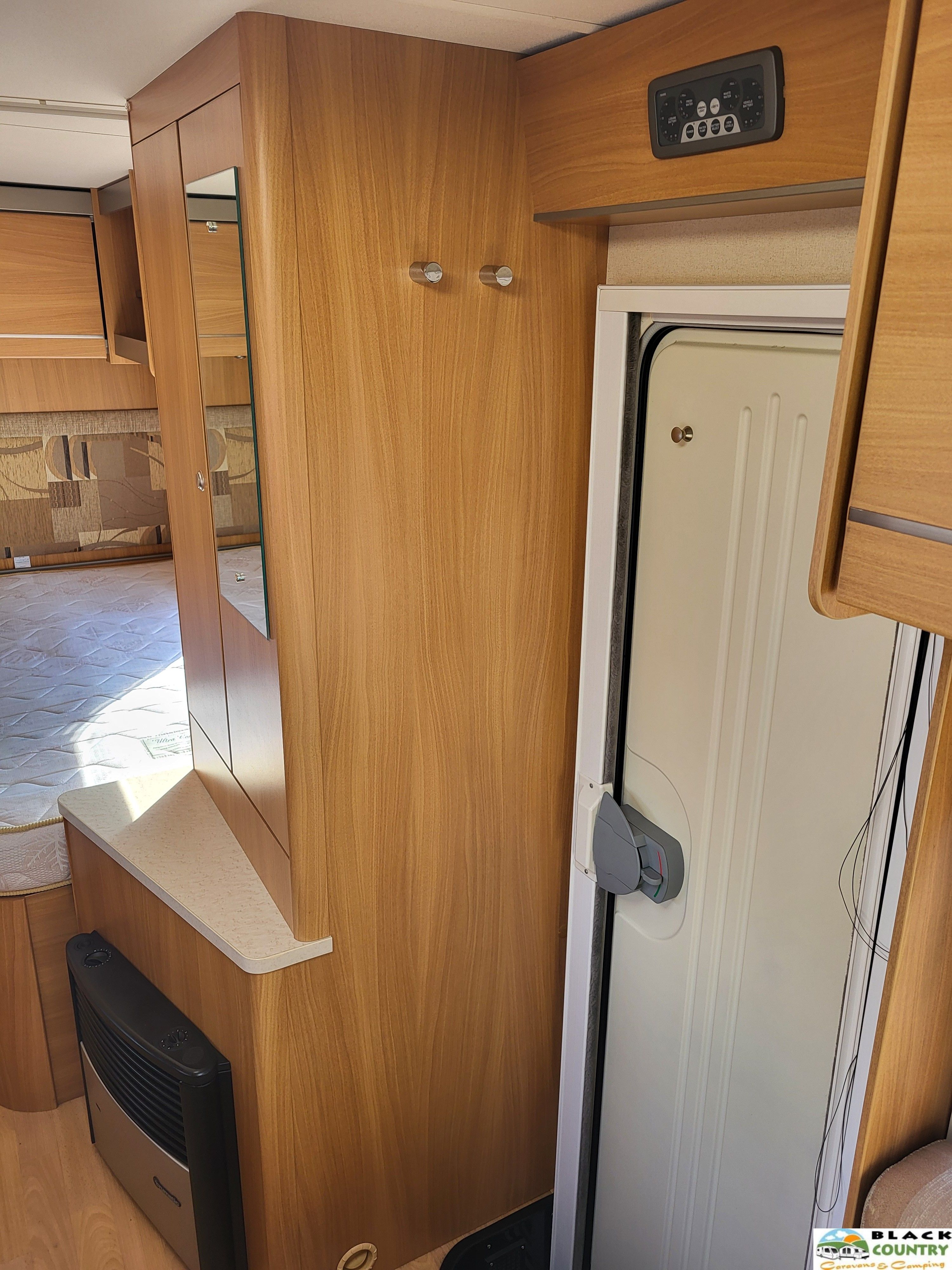 2010 Swift 664 Motorhome - View 6