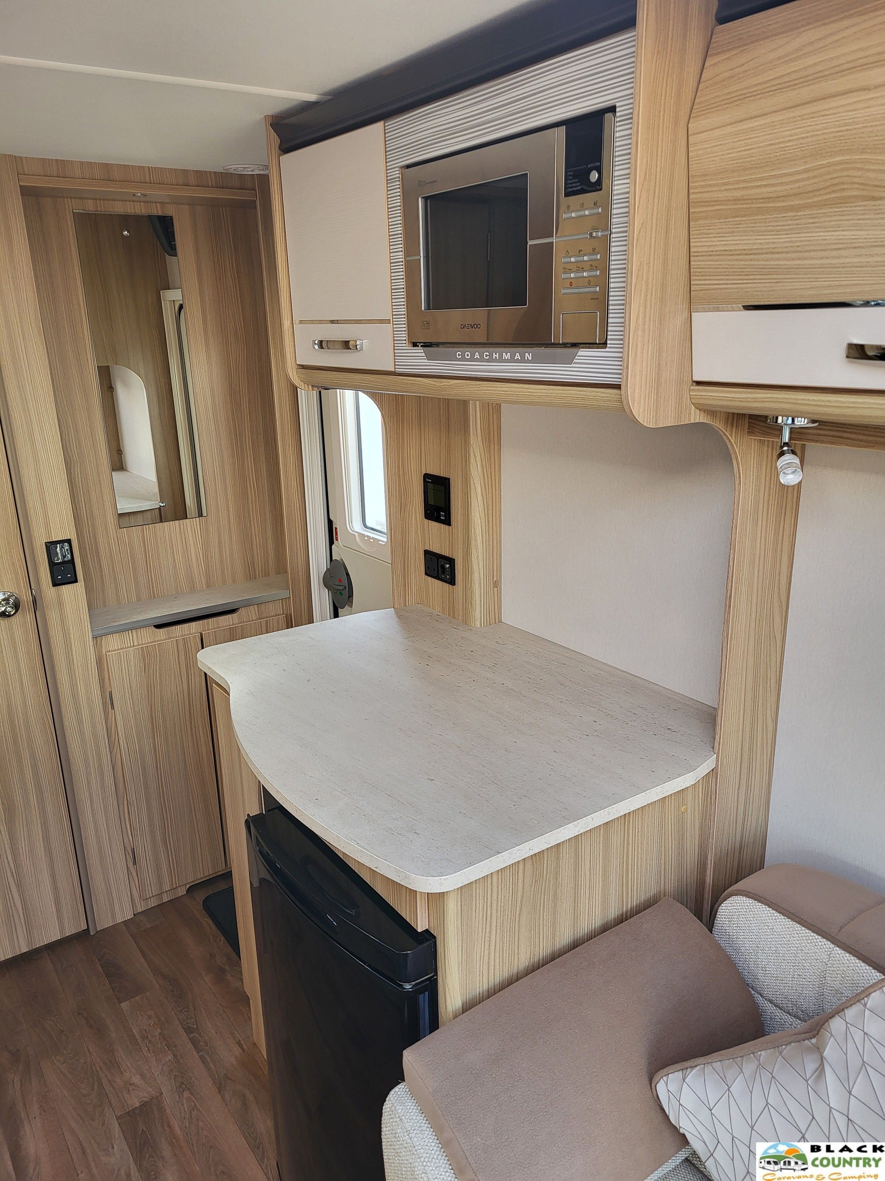 2017 Coachman 450 Caravan - View 5