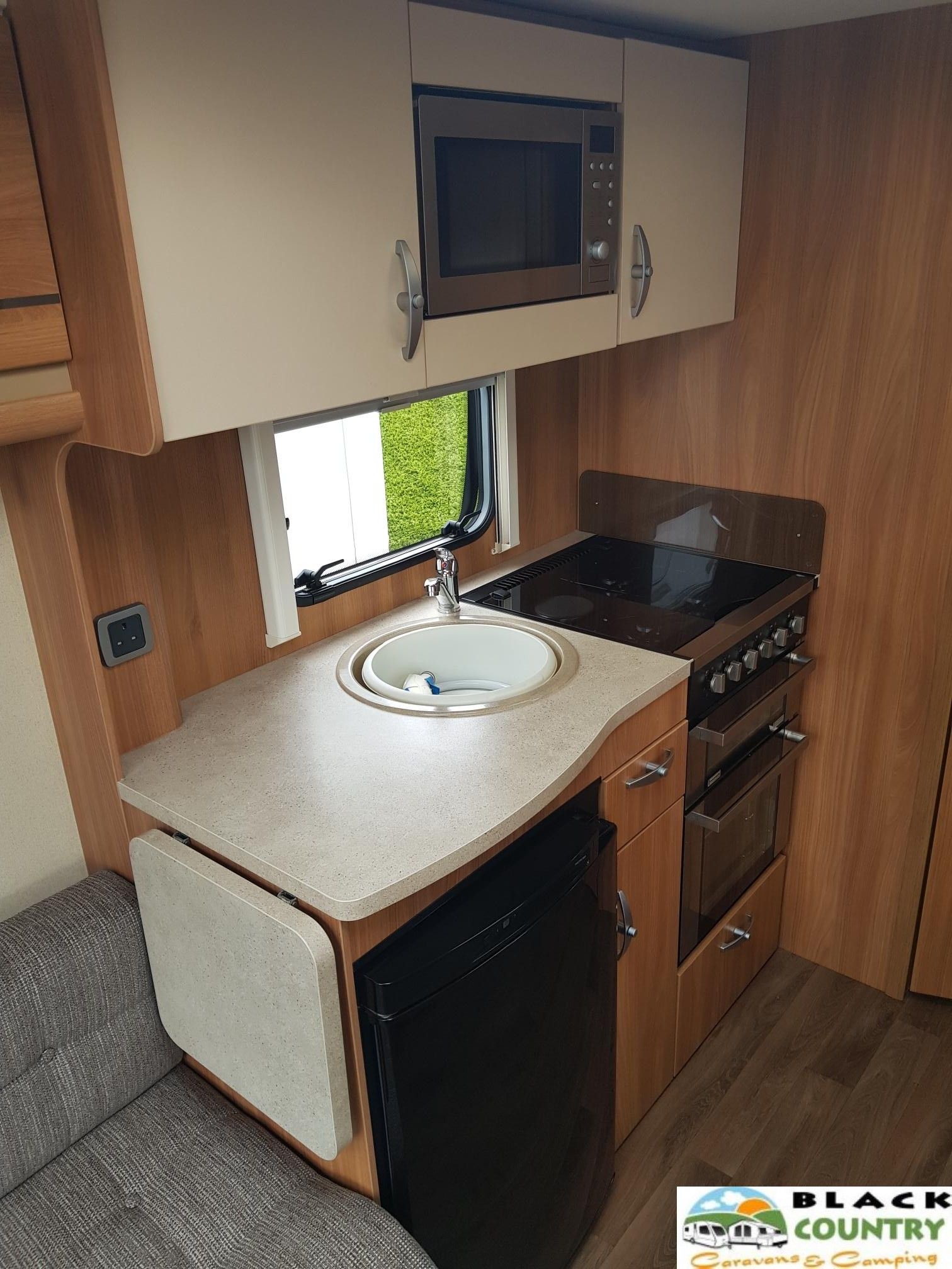 2014 Swift 442 Caravan - View 3