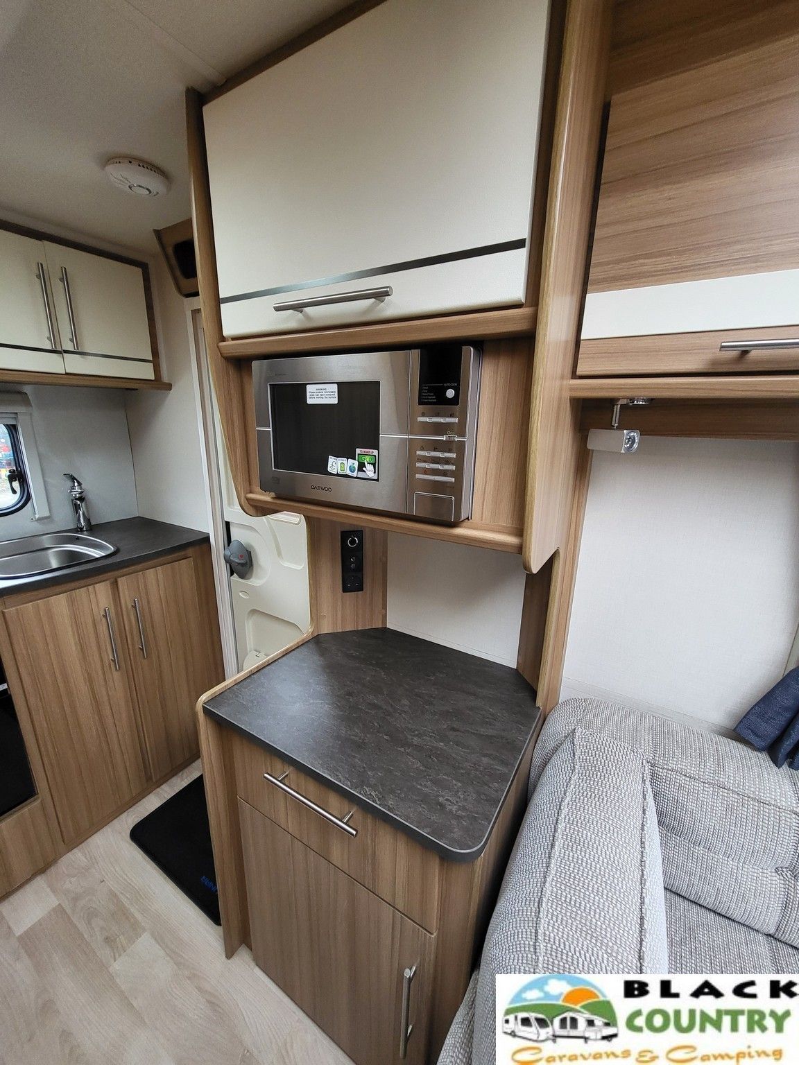 2017 Lunar Caravan - View 6