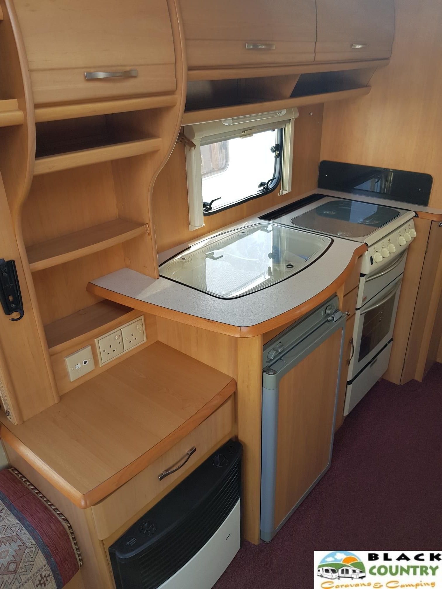 2003 Swift 470 Caravan - View 3