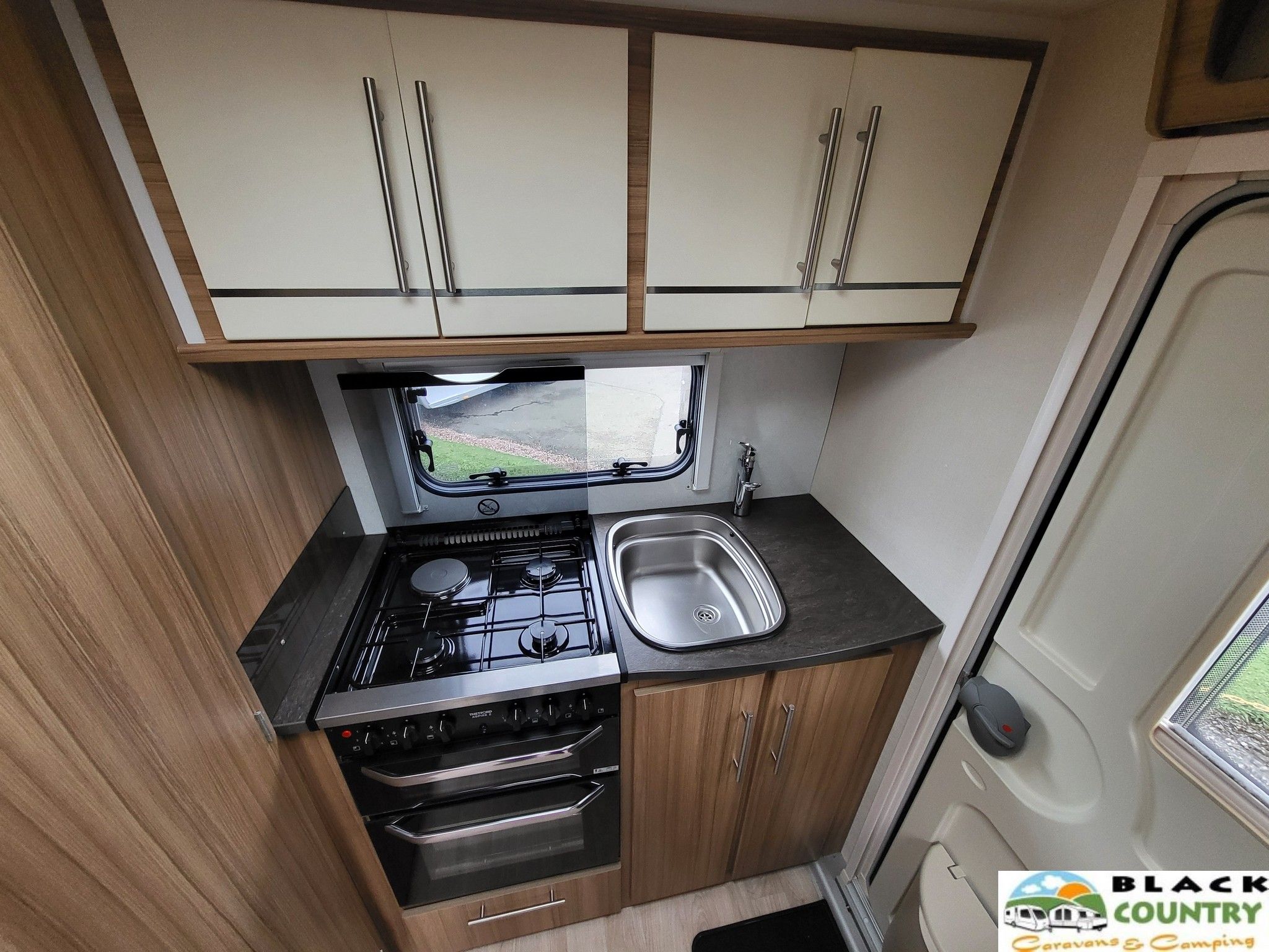 2017 Lunar Caravan - View 7