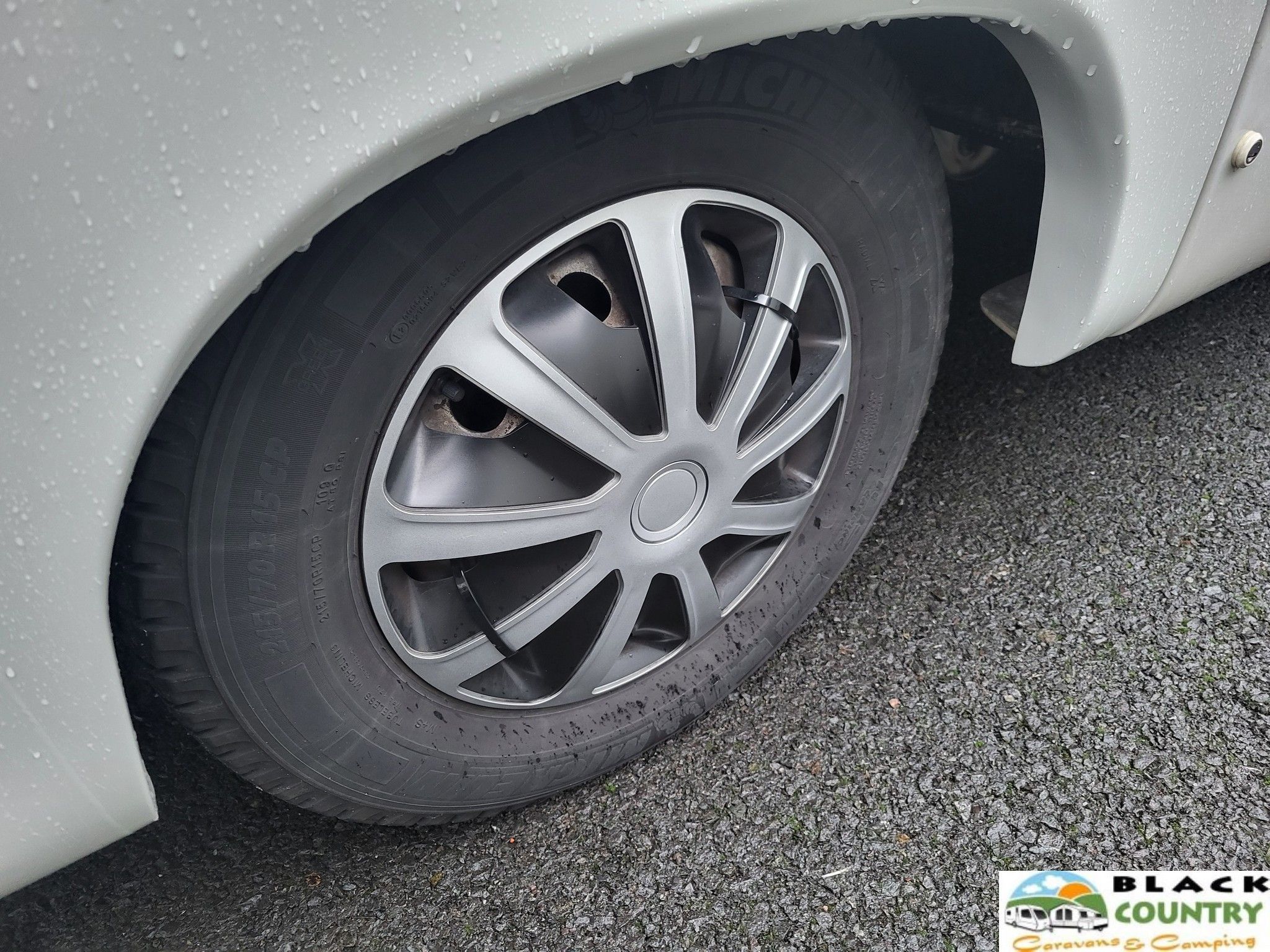 2011 Autosleeper ES Lancashire Motorhome - View 5