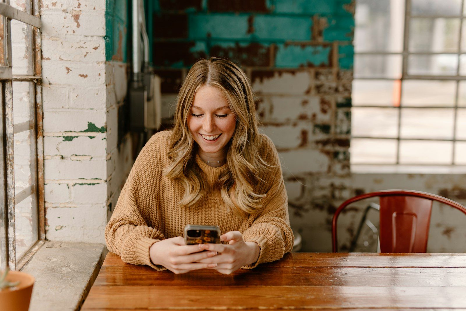 What's Something I Wouldn't Know From Your Profile? 90+ Bumble Answers That Start Real Conversations