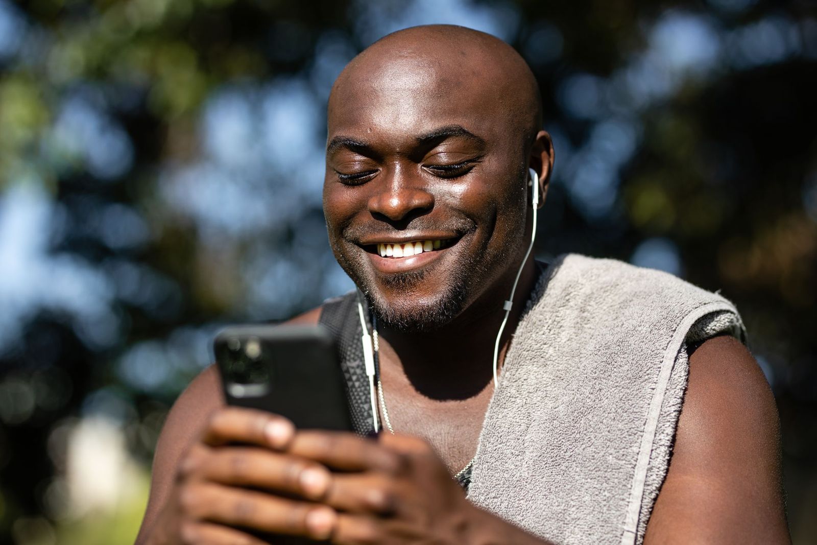 Best Tinder Bios for Guys That Actually Get Matches in 2025