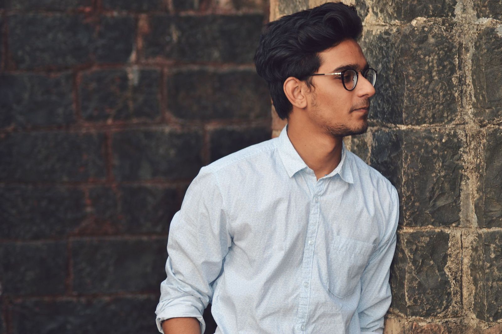 Best Hinge Prompts for Guys in 2026: The Complete Tier List (With Examples That Work)