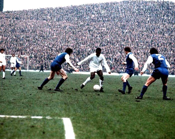 23/02/72 Sheffield Wednesday v Santos 0-2 (att 36,996)