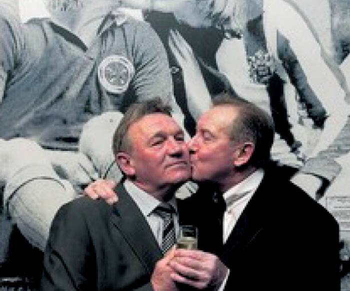 The Currie / Birchenall kiss replay