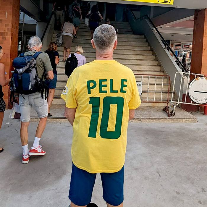 Pele T-shirts