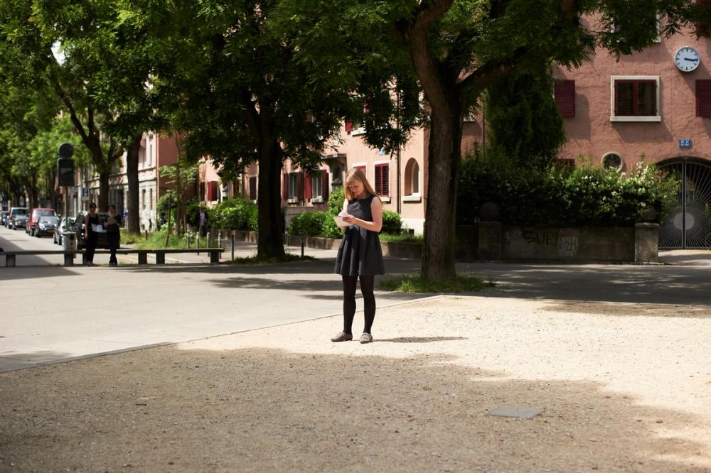 Missing alternative text