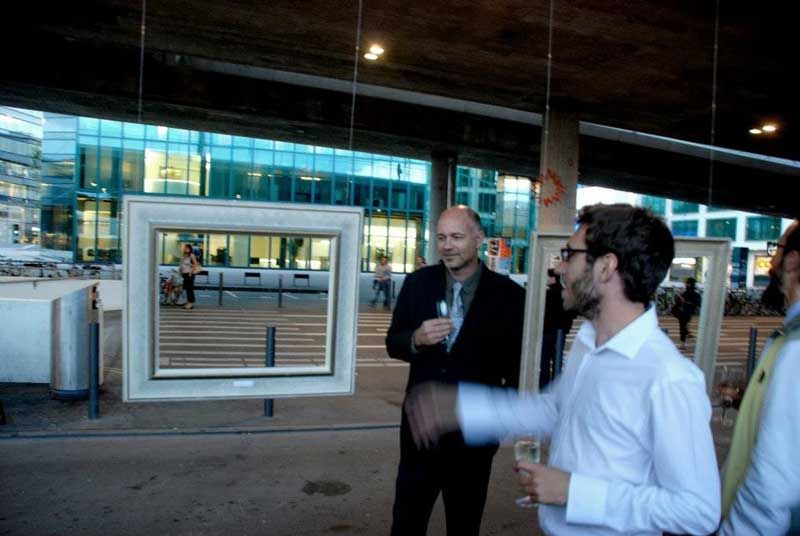 Missing alternative text