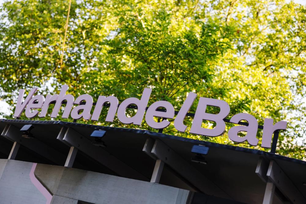 Missing alternative text