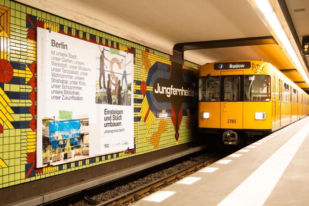 Missing alternative text