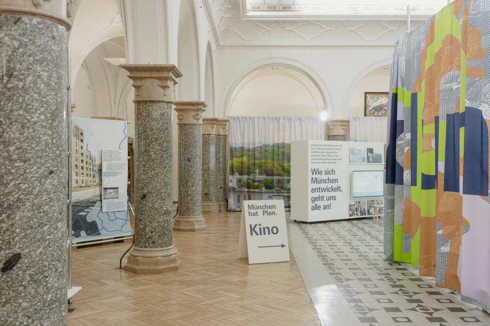 Missing alternative text