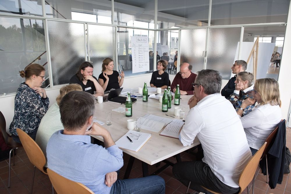 Missing alternative text