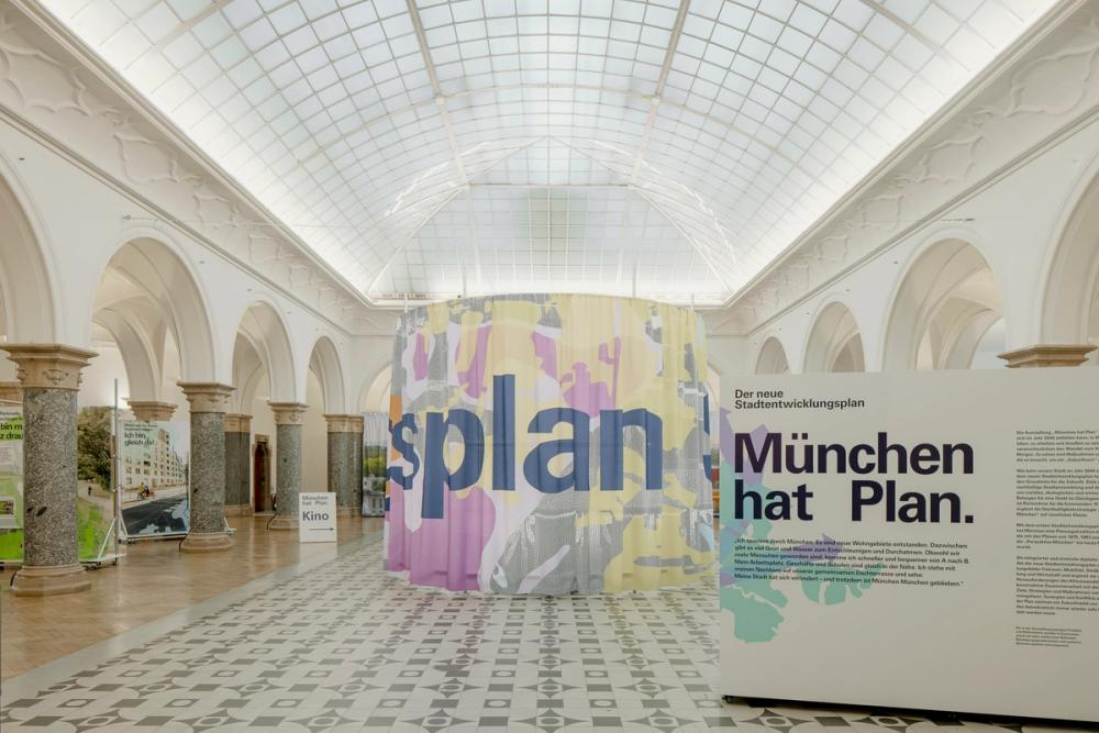 Missing alternative text