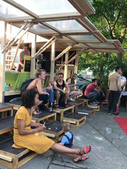 Missing alternative text