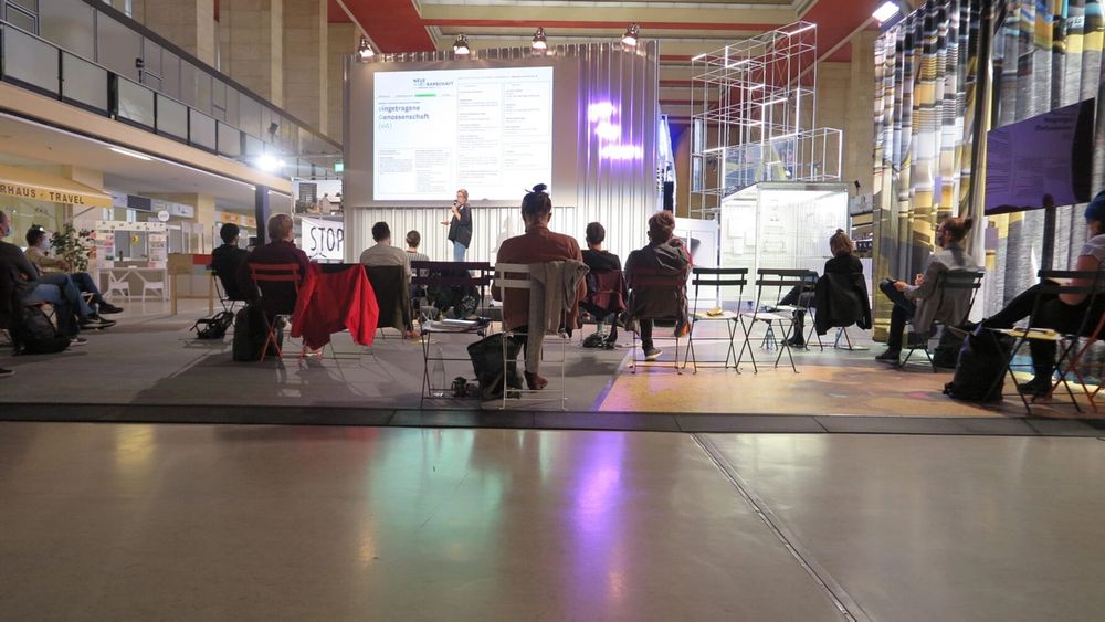 Missing alternative text