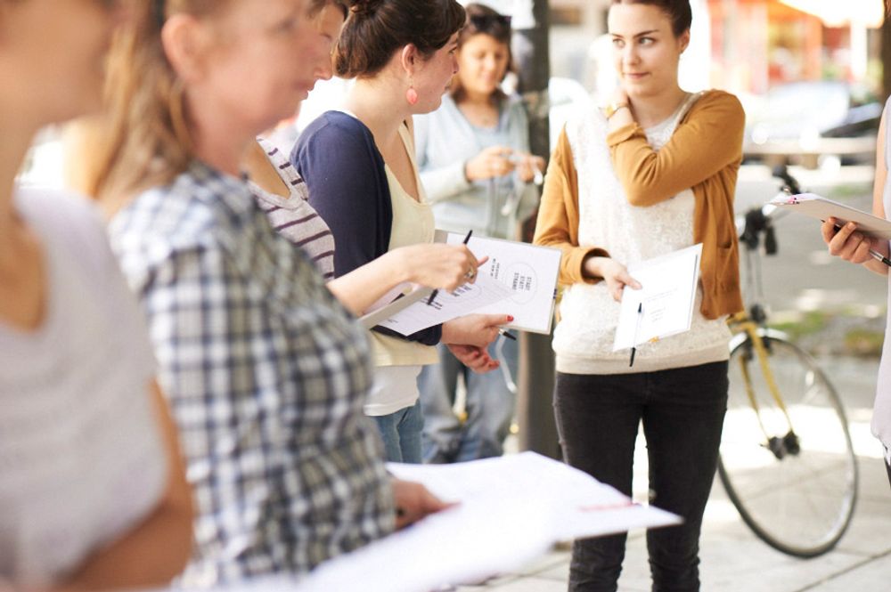 Missing alternative text