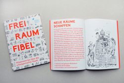 Freiraum Fibel Buch aufgeschlagen