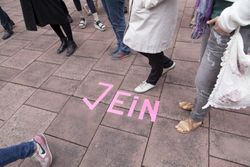 Missing alternative text