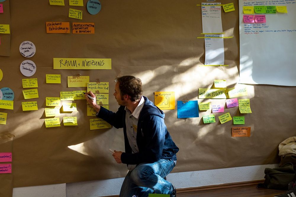 Missing alternative text