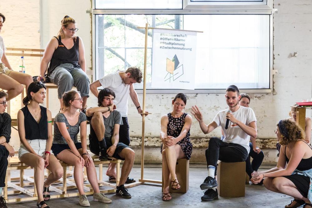 Missing alternative text