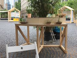 Missing alternative text