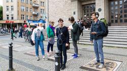 Missing alternative text