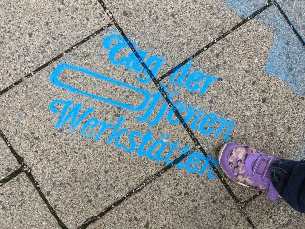 Missing alternative text