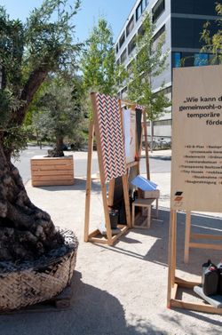 Missing alternative text