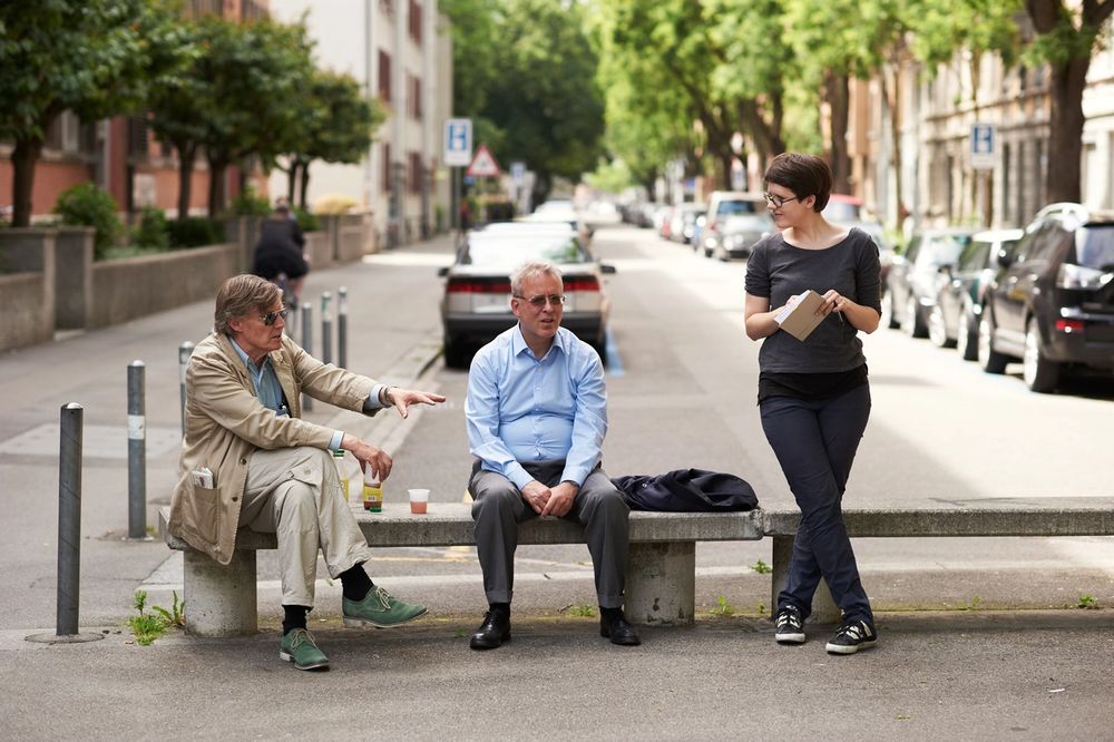 Missing alternative text