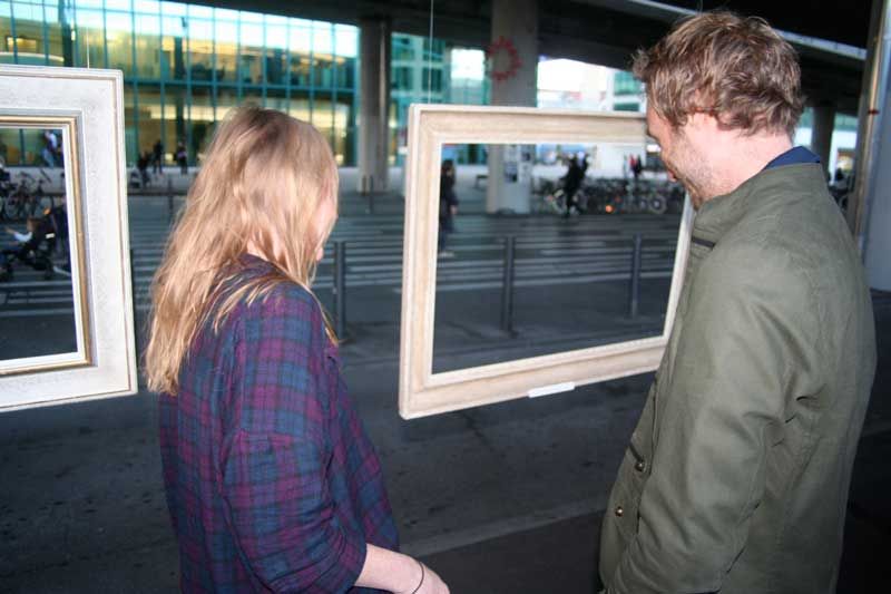 Missing alternative text