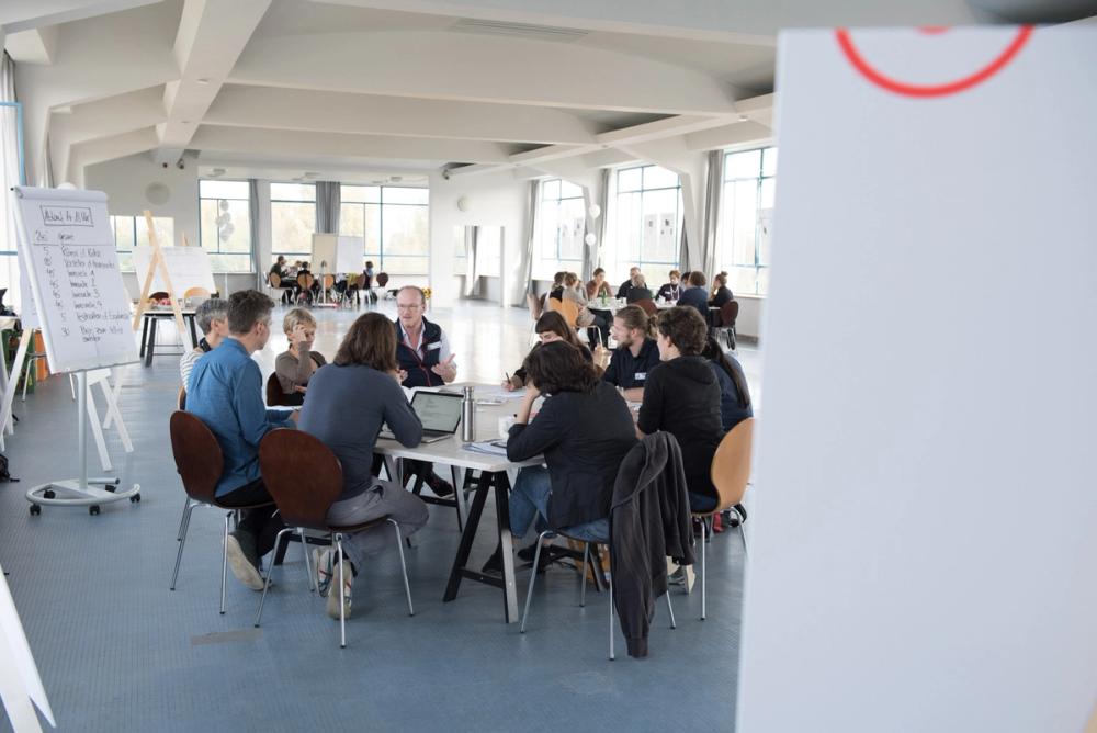 Missing alternative text