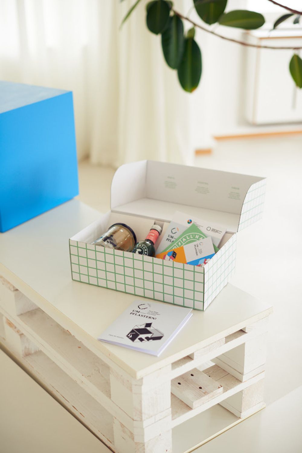 Missing alternative text