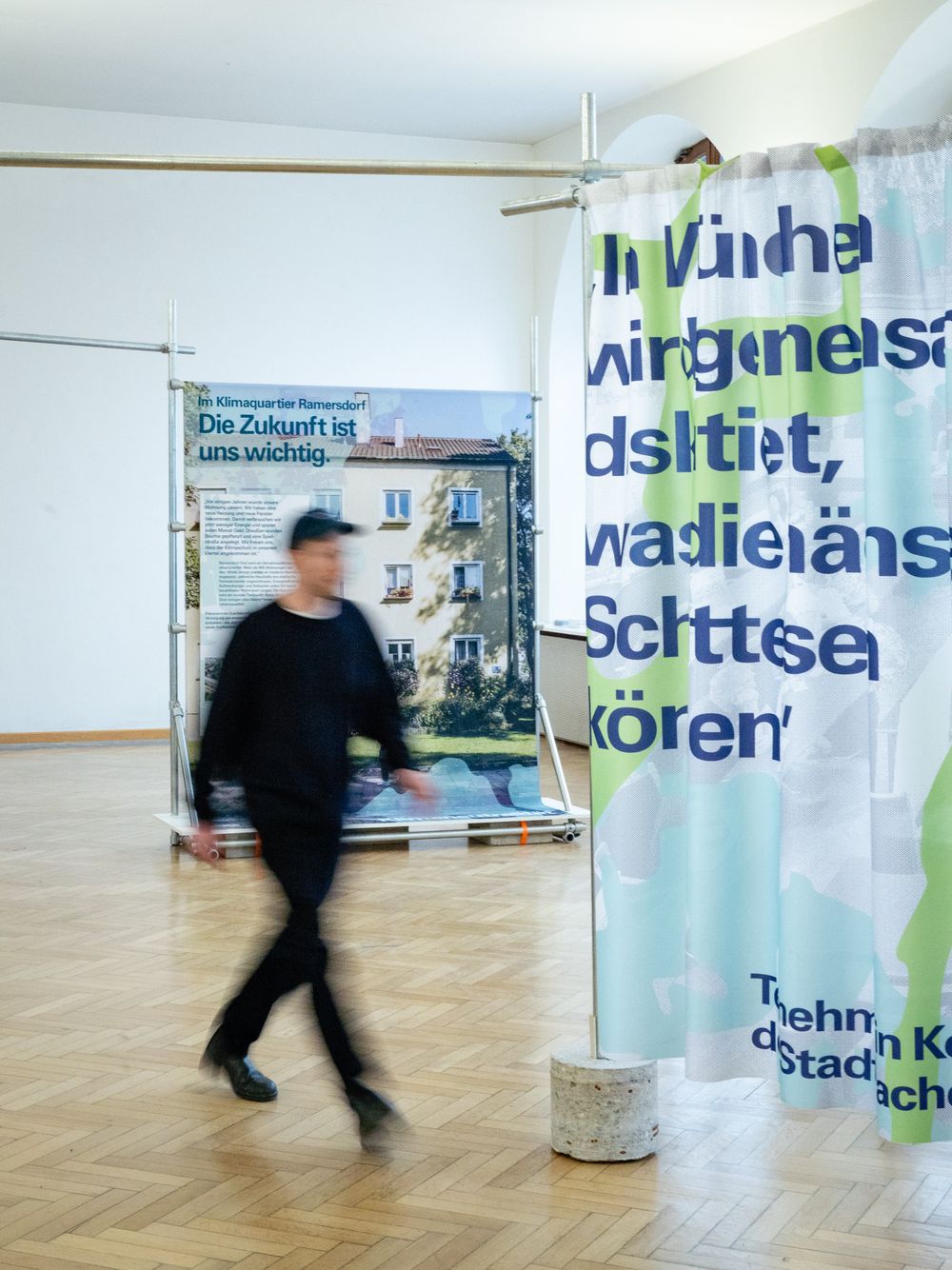 Missing alternative text