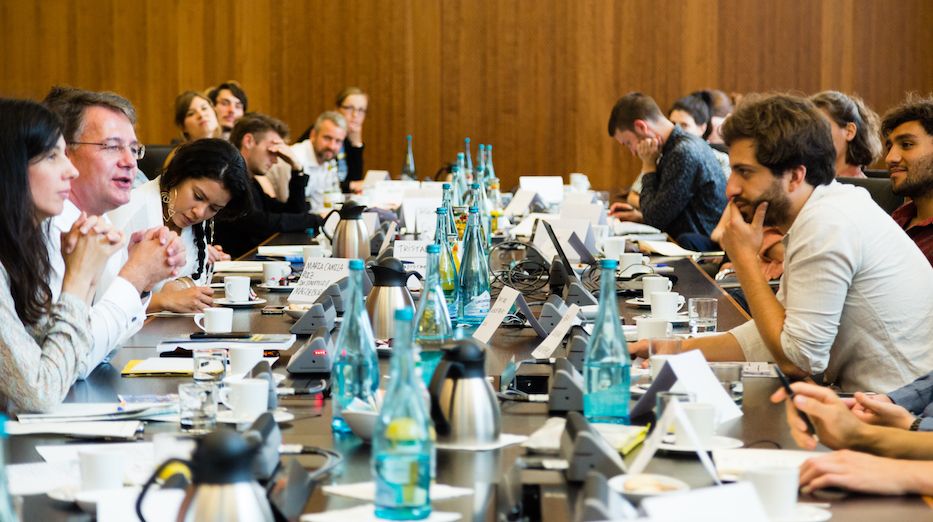 Missing alternative text