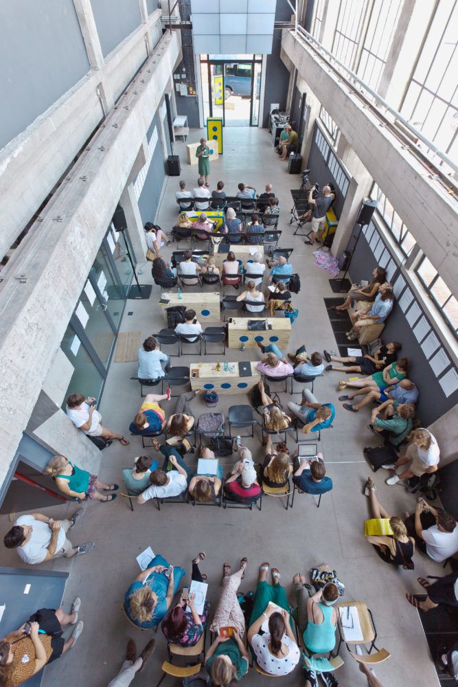 Missing alternative text